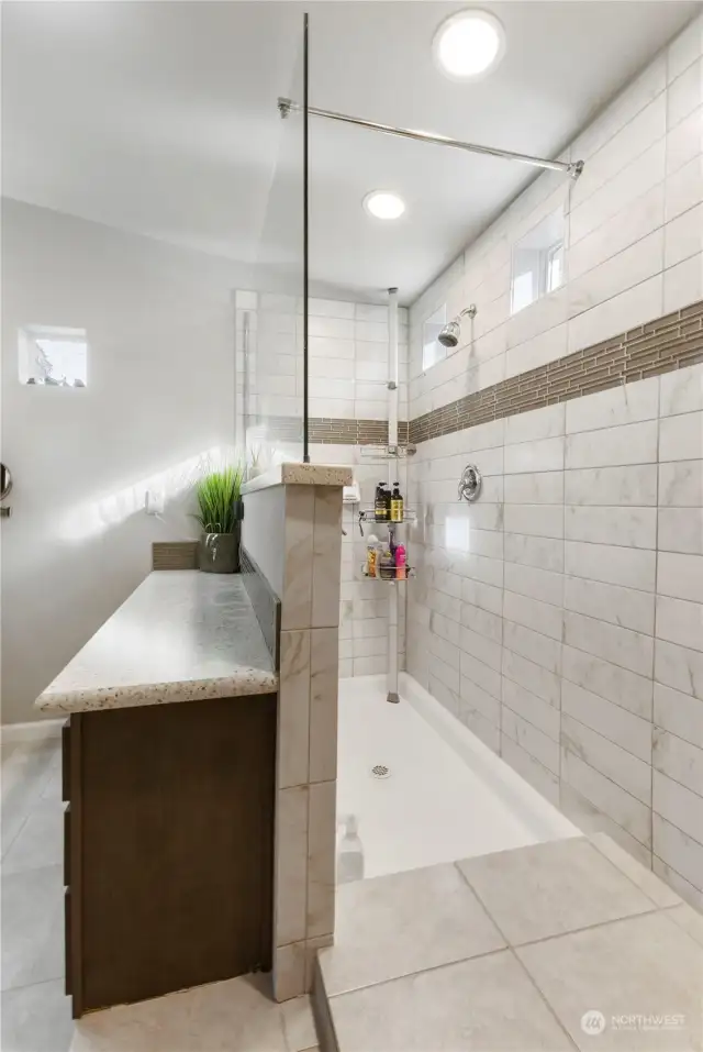 Isn't this a fabulous shower?!