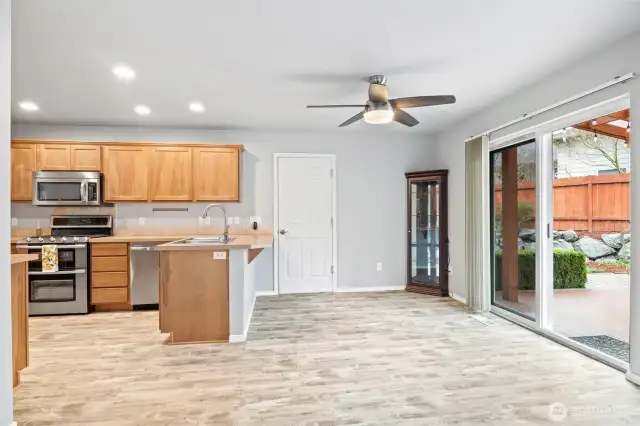 Kitchen with eating area