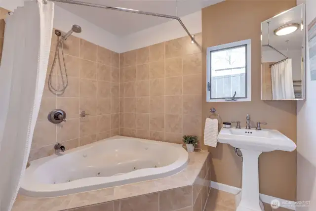 Jetted Tub with a shower too