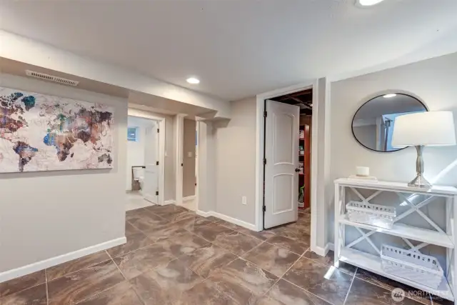 Extra Finished Room at bottom of the stairs.