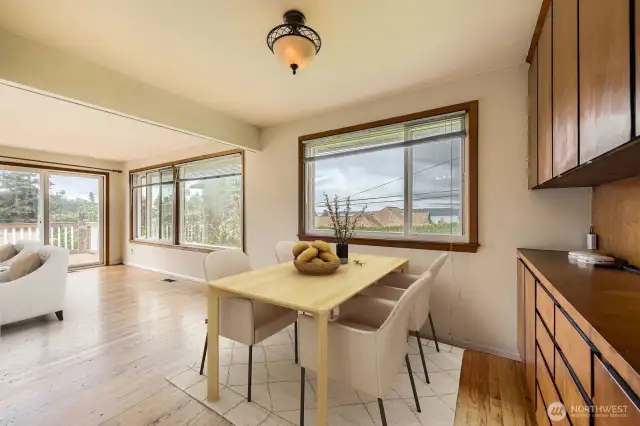 Dining area Virtually Staged