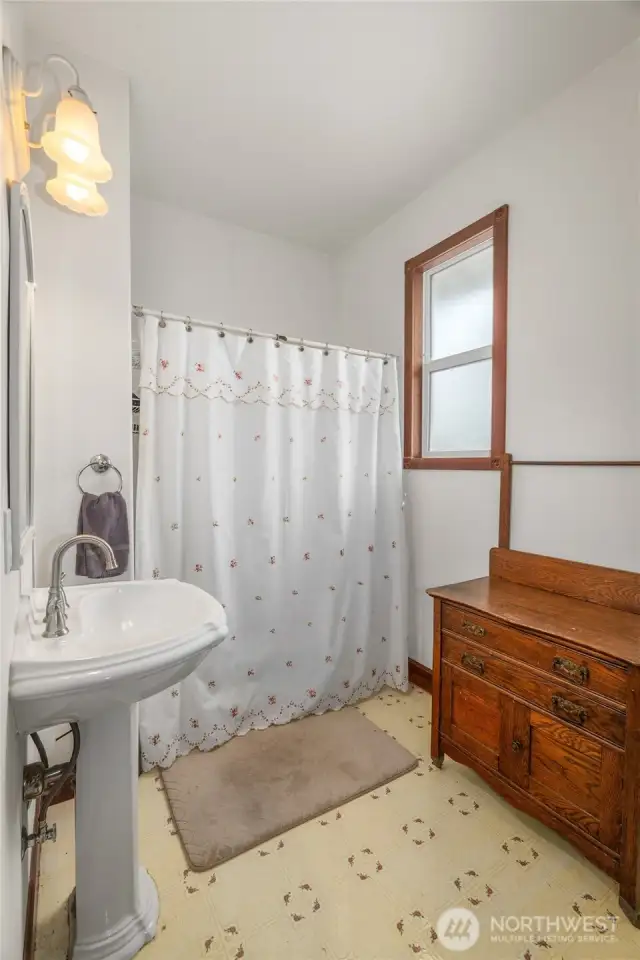 2nd story bath