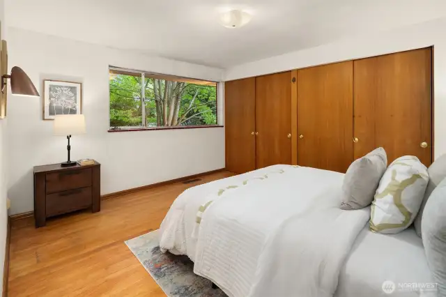 Upper Level Larger (Primary) Bedroom