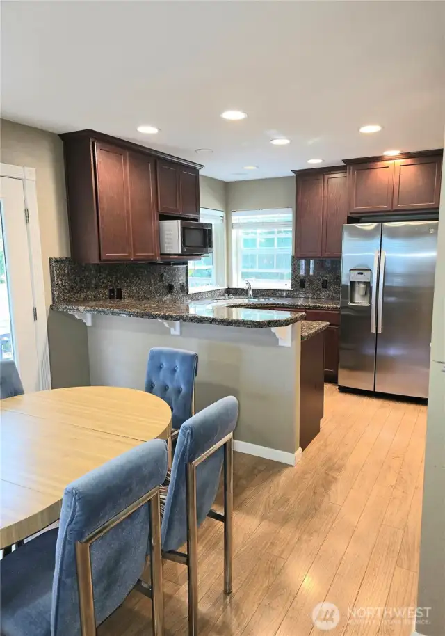 Kitchen w eating space