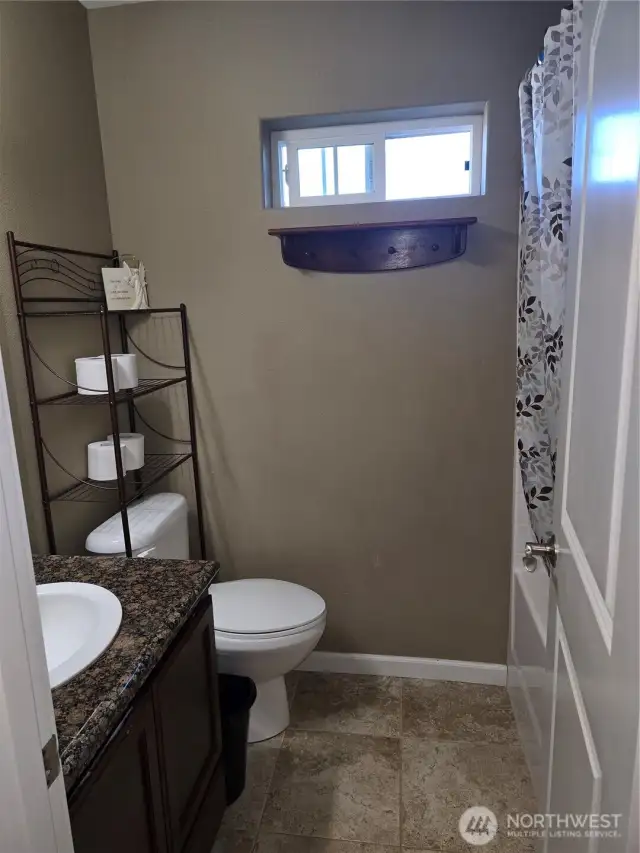 2nd Upstairs Bathroom