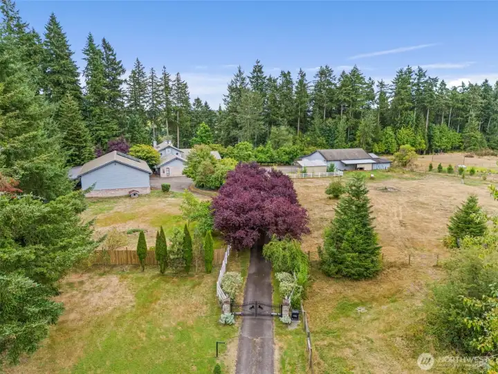 5 Acres, Barn, Shop, 3 bed, 2.75 bath, 2639+/-