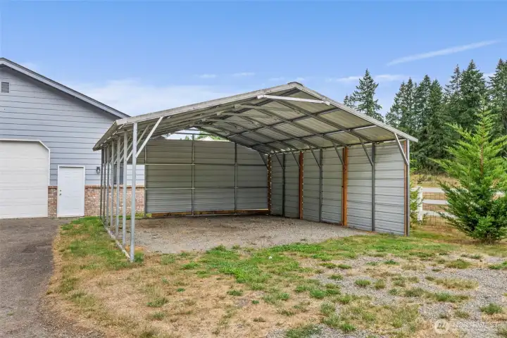 Carport.