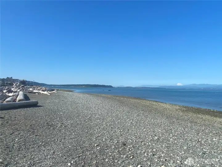 Home has private beach rights to Country Club beaches!