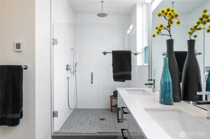 Generous bathroom with built in storage, not pictured