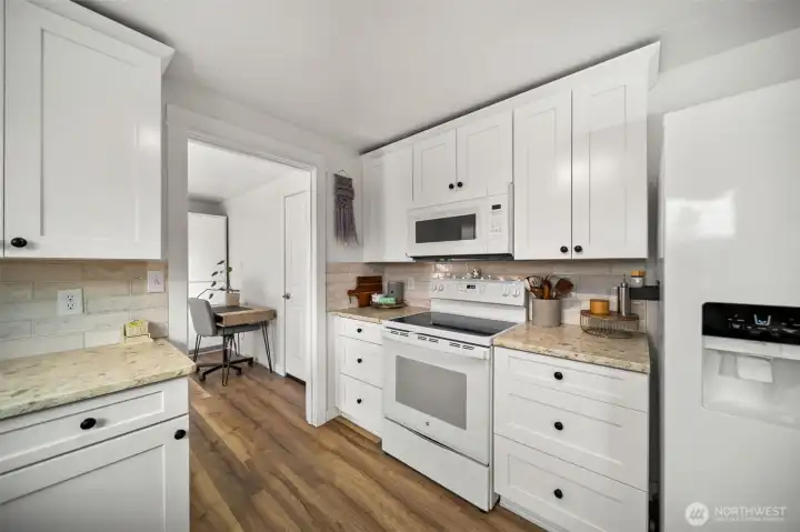 Garage and laundry access off kitchen