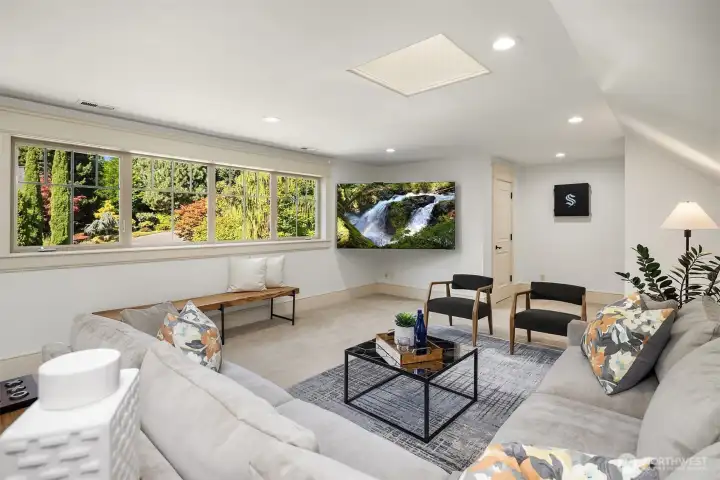 Bonus room, could be 5th bedroom