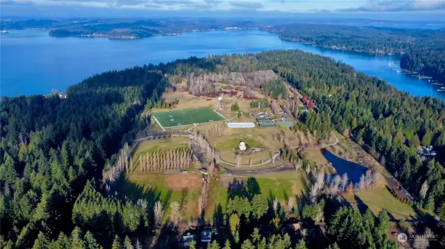 Popular Battle Point Park, just down the street with turf playing fields, a playground, observatory, pickleball and tennis; a small lake and amazing walking paths.