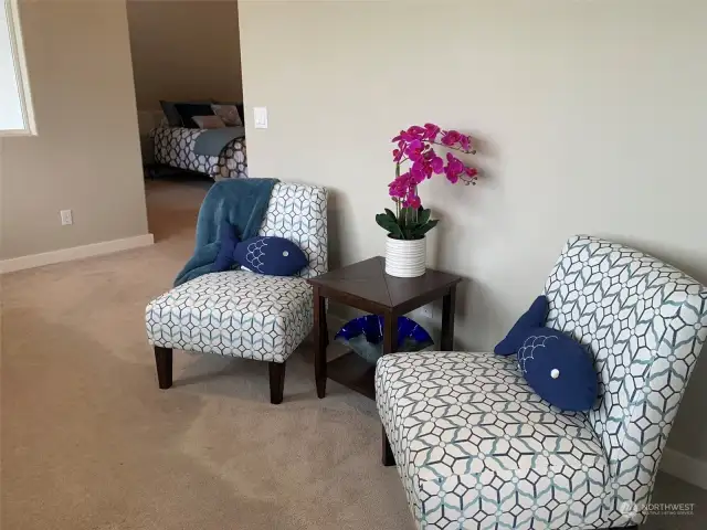 Upstairs sitting area - great view of Chelan Butte