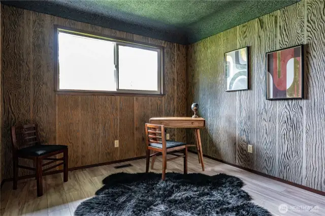 Retro office/bedroom