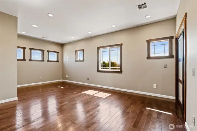Main floor Primary bed - massive!