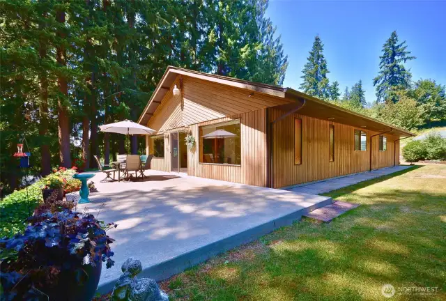 Again, Concrete sidewalks wrap house for easy access around grounds.