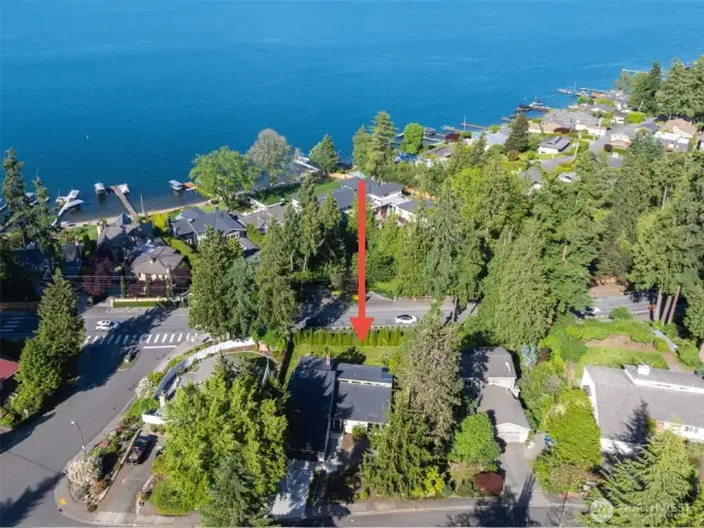 Perfect South Lake Sammamish location with a Bellevue address!