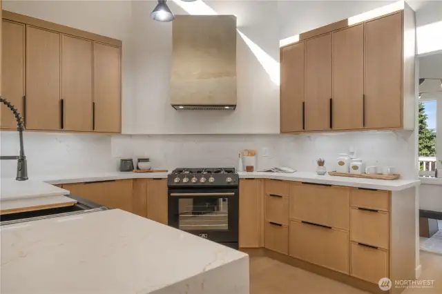 2025 updated kitchen with under cabinet lighting.