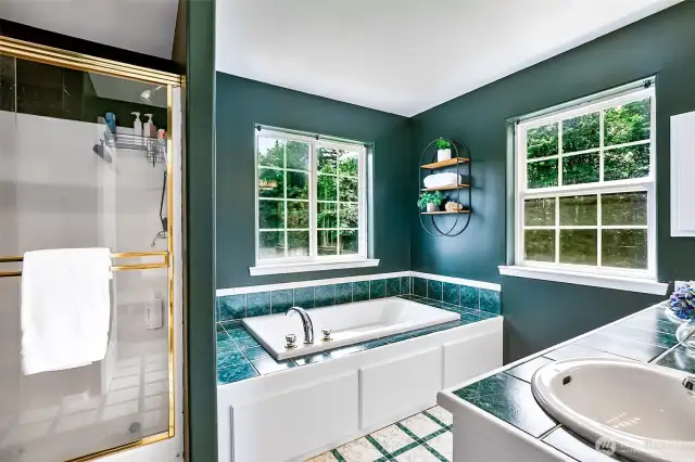 Jetted Tub!