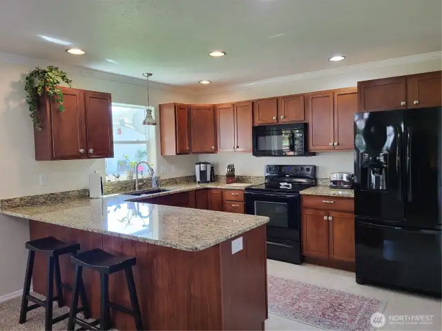 Kitchen / Breakfast Bar