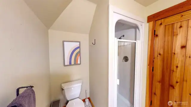 Main House 2nd Floor Bathroom
