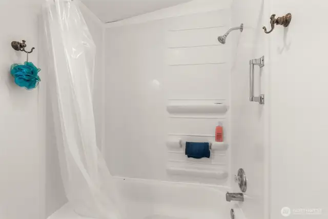 Enjoy the flexibility of a tub/shower combo —perfect for a quick rinse or a relaxing soak.