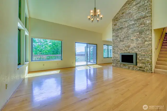 Living area on main with propane FP
