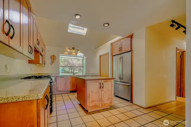 Kitchen w/ island