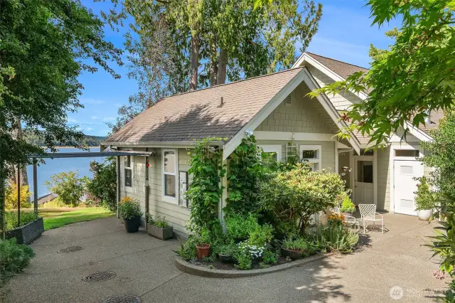 Additional parking and outdoor shower.