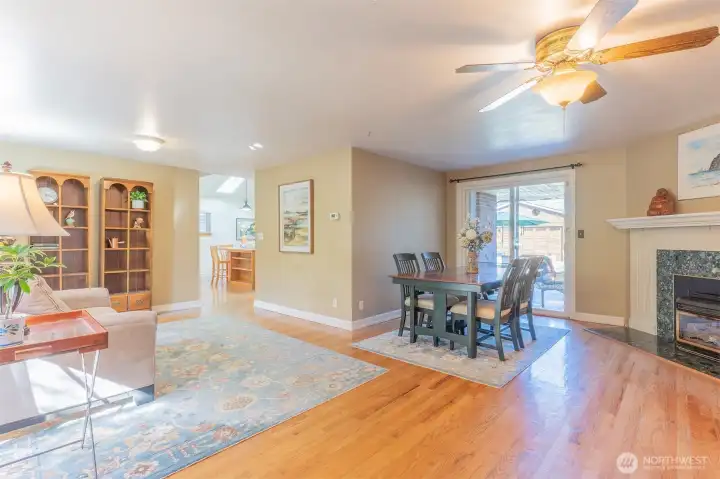 Entry on to the hardwood floors