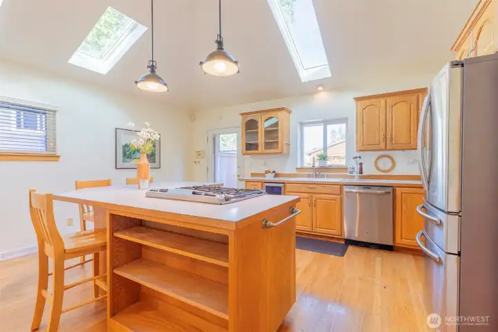 Island with gas cooktop