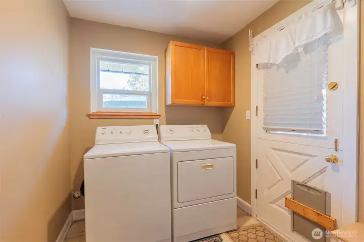 W/D with door go exit out back