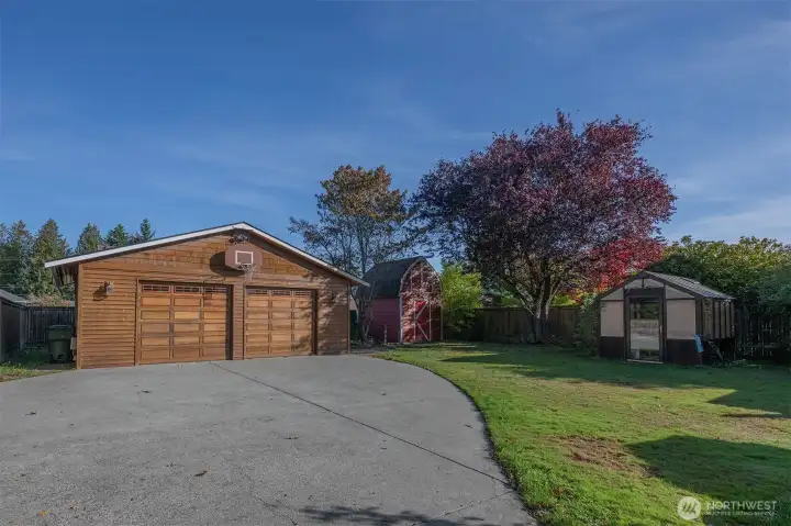 28 X 24 car gar. RV/Boat parking