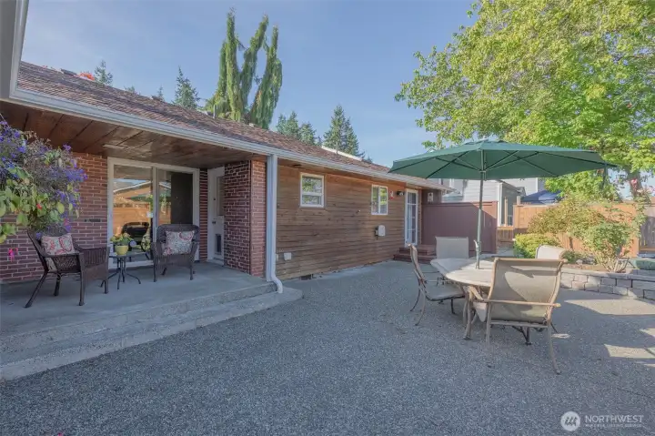 Large patio & covered patio