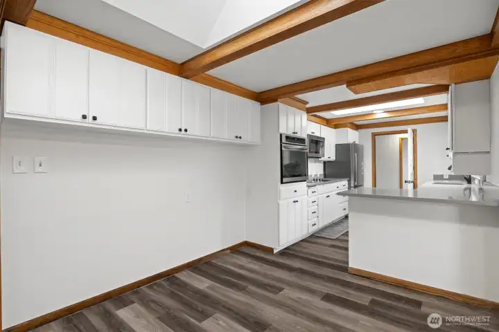 Dinning area next to kitchen