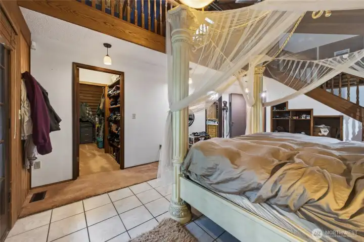 Primary Suite 1 closet