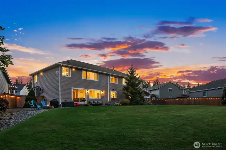 Fully fenced in 2023 with a private gate and path to Fennel Creek Trail. You can walk or bike to Target, or hike up the hill to Victor Falls Elementary.