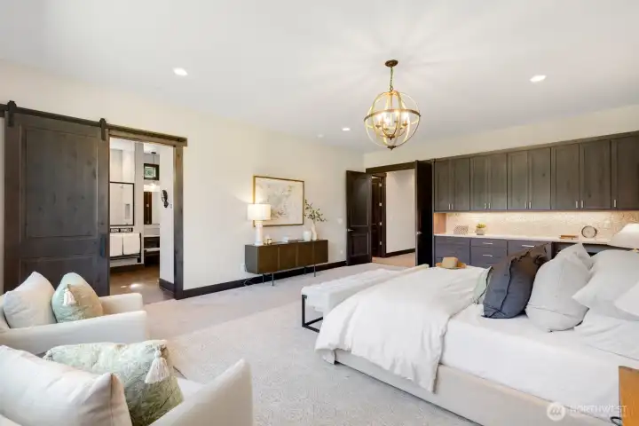 Extra large primary suite Extra large primary suite