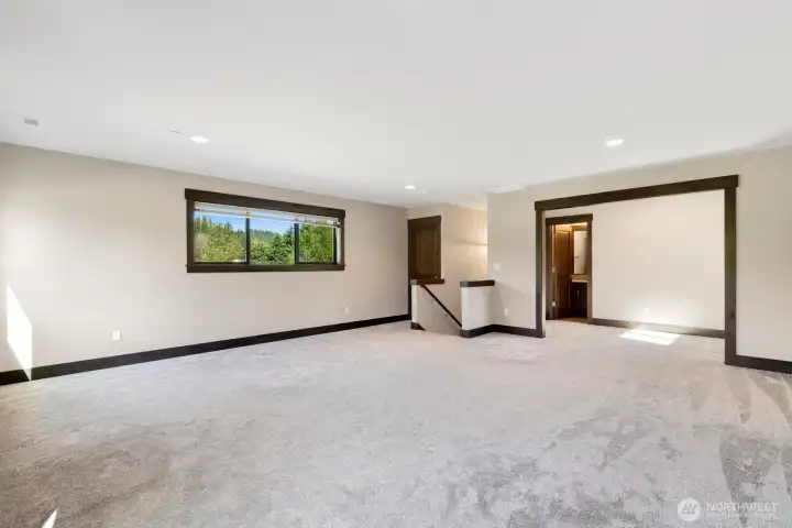 Bonus room has walk-in closet, enclave and 3/4 bathroom Bonus room has walk-in closet, enclave and 3/4 bathroom
