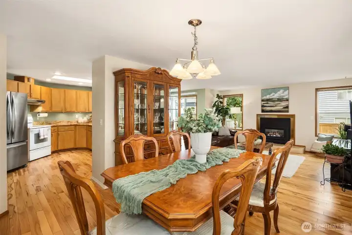 The floor plan perfectly blends openness with purposeful space. The floor plan perfectly blends openness with purposeful space.