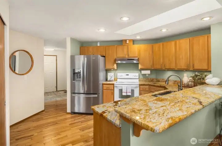 Plenty of cabinets and counterspace in this kitchen. The skylight floods the area with natural sunlight. Plenty of cabinets and counterspace in this kitchen. The skylight floods the area with natural sunlight.