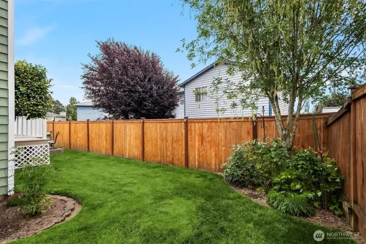 Another view of this beautiful yard. Another view of this beautiful yard.