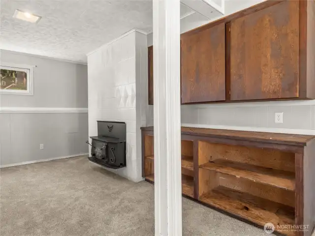 create a second kitchen in this space