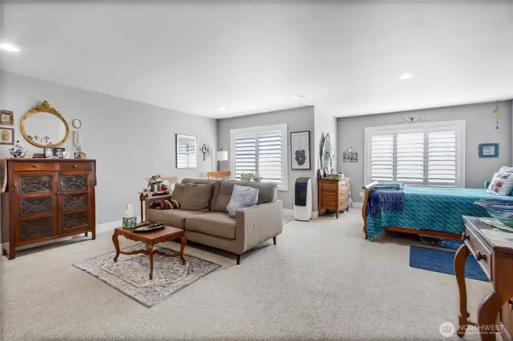 Office/2nd living area on upper level