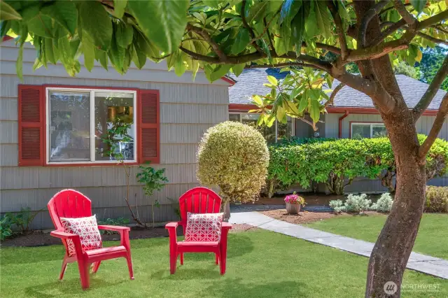 Mid-century one level home in hidden gem neighborhood next to the Seattle Country Club