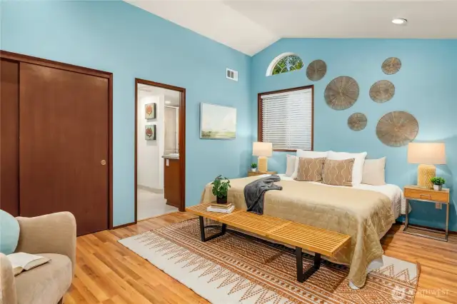 PRIMARY BERDOOM W/ EN-SUITE BATHROOM (BEDROOM #4)