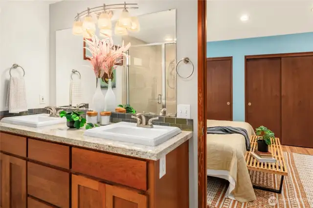 PRIMARY BATHROOM / DOUBLE SINKS
