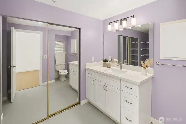 Master bathroom 1