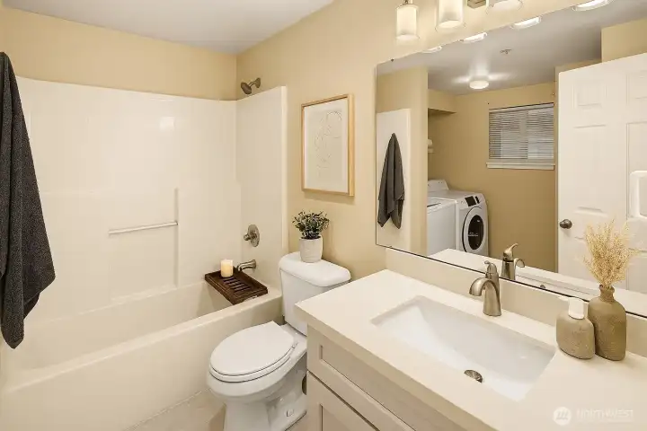 Main bathroom 2