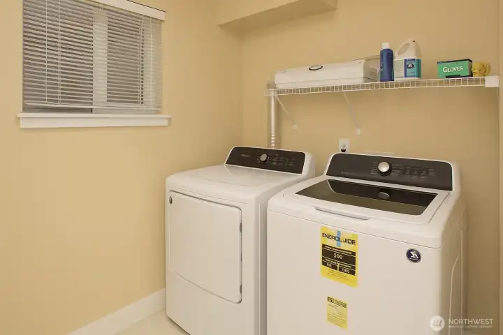 Main bathroom 3
